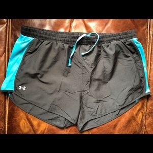 New! Under Armour Running Shorts Black / Aqua XL